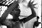 Werner Bischof · Kathakali: Händetraining, Indien 1952, ©WernerBischofEstate / Magnum Photos