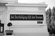 Joseph Kosuth · 2000, Projekt Fassade, Secession Wien