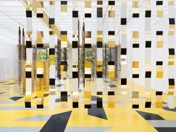 Leonor Antunes · Resonating Spaces, Installationsansicht Fondation Beyeler, Riehen/Basel, 2019.  Foto: Stefan Altenburger