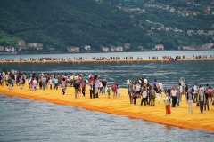 Christo and Jeanne-Claude, Theo Floating Piers, Lake Iseo, 2014-2016. Fotos: Wolfgang Volz