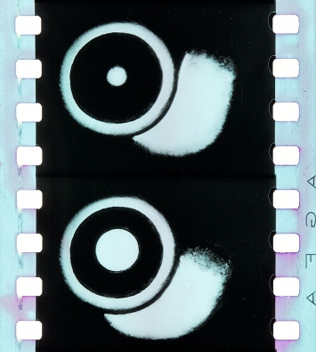 Walter Ruttmann · Opus II, 1922. EYE Film Museum und Timeline of Historical Film Colors. Fotografie der Nitrat-kopie: Olivia Kristina Stutz, ERC Advanced Grant FilmColors
 