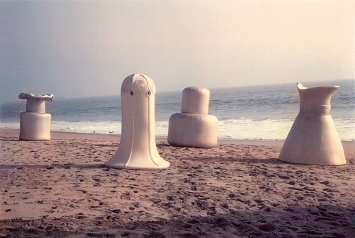 Heidi Bucher · Bodyshells, Venice Beach, ­Kalifornien, 1972, Filmstills