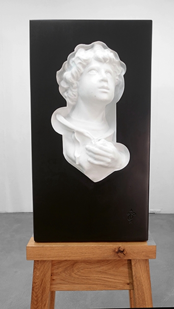 Melanie Sterba · David, 2022, Carrara-Marmor, 40 x 24 x 75 cm