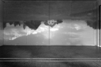 Ueli Alder · Camera obscura, 2023, begehbare Camera obscura im Baucontainer; Foto: Thomas Schlup